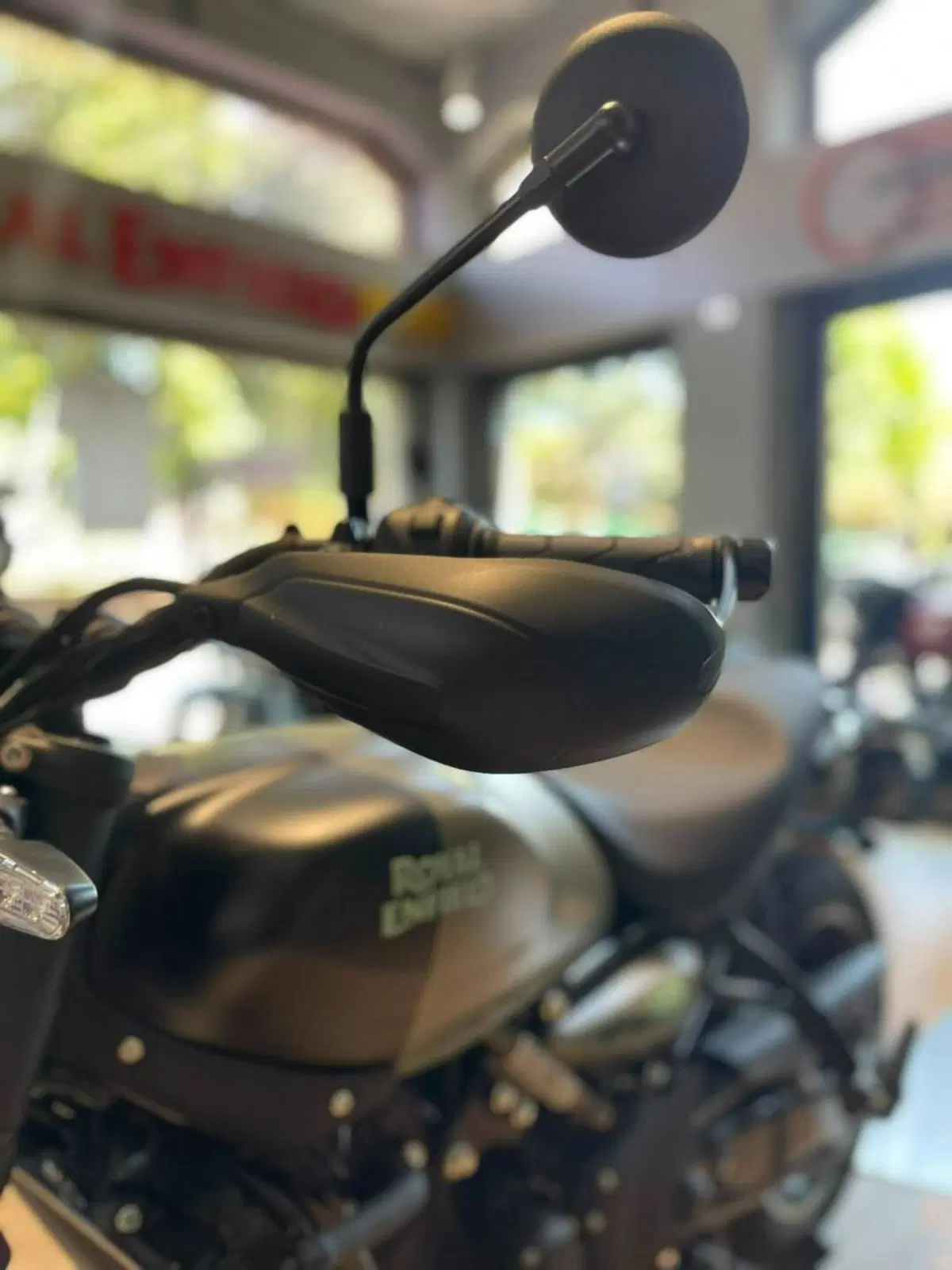 Royal Enfield Guerrilla 450 (2024 - 26) (9)