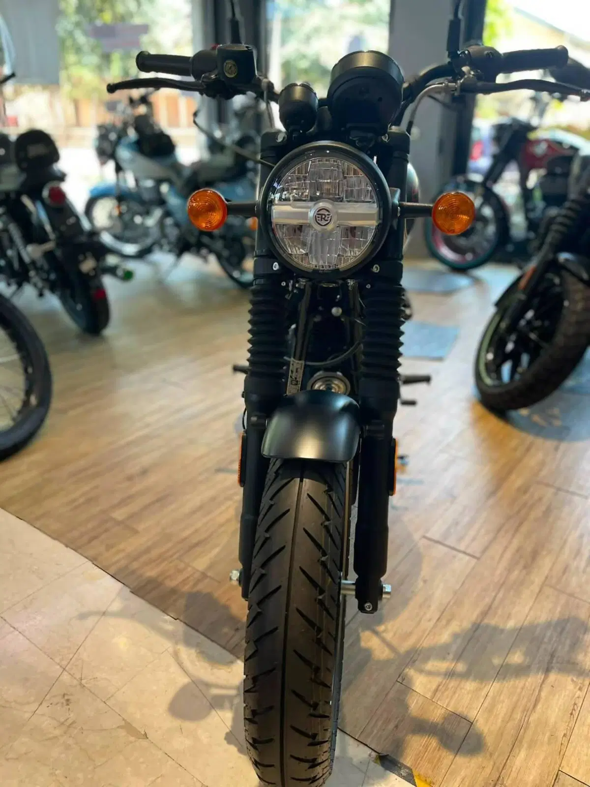 Royal Enfield HNTR 350 (2022 - 26) (10)