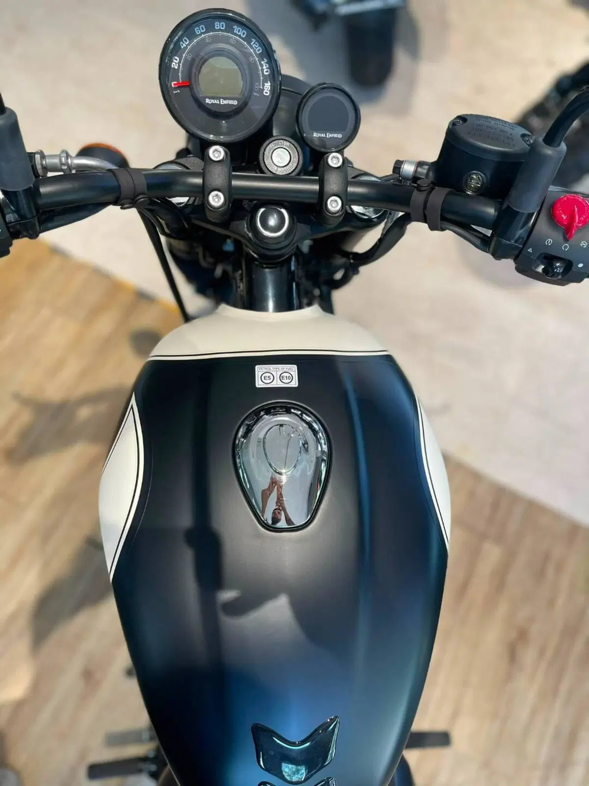 Royal Enfield HNTR 350 (2022 - 26) (11)