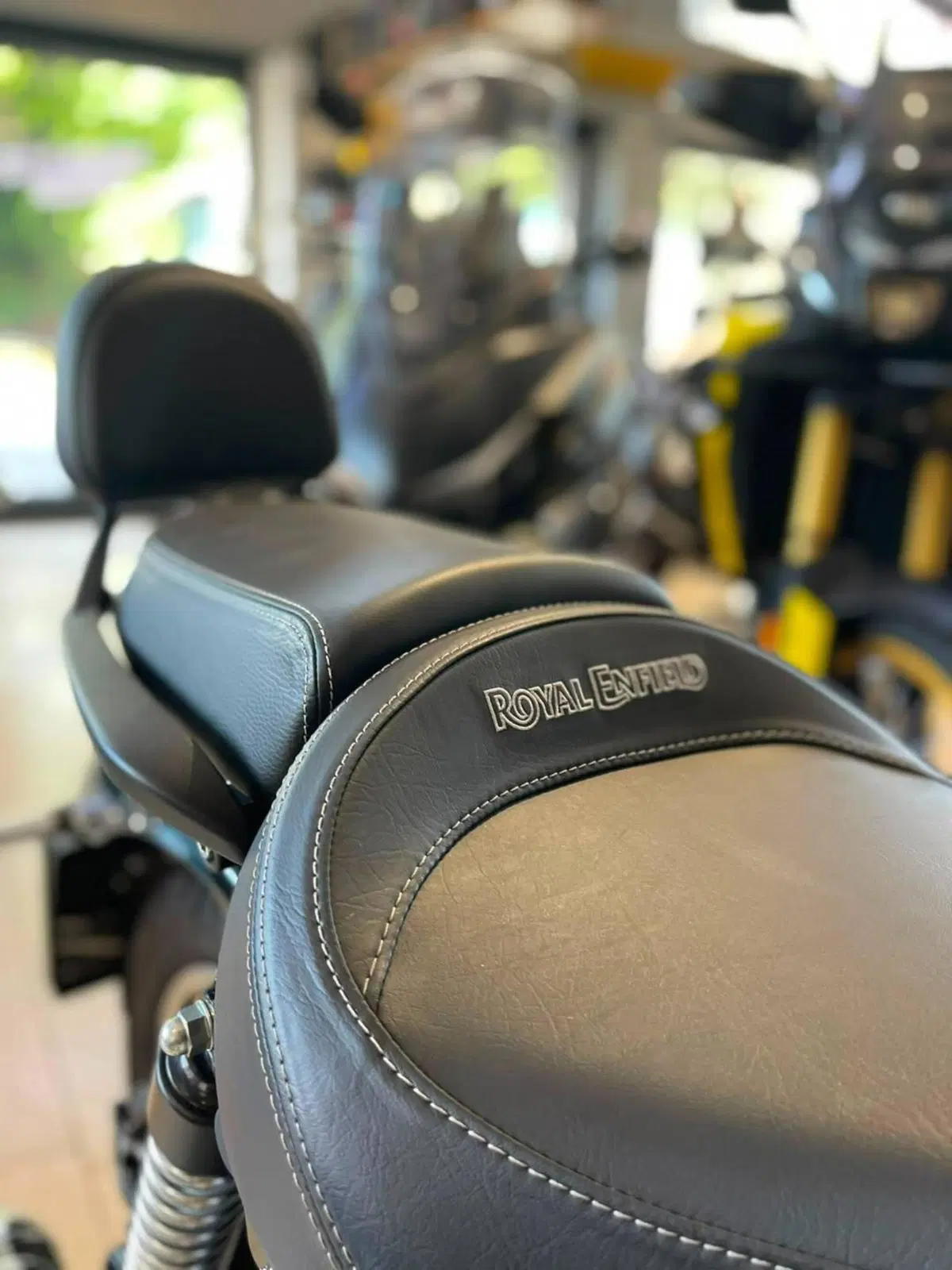 Royal Enfield Meteor 350 Aurora (2024 - 26) (7)