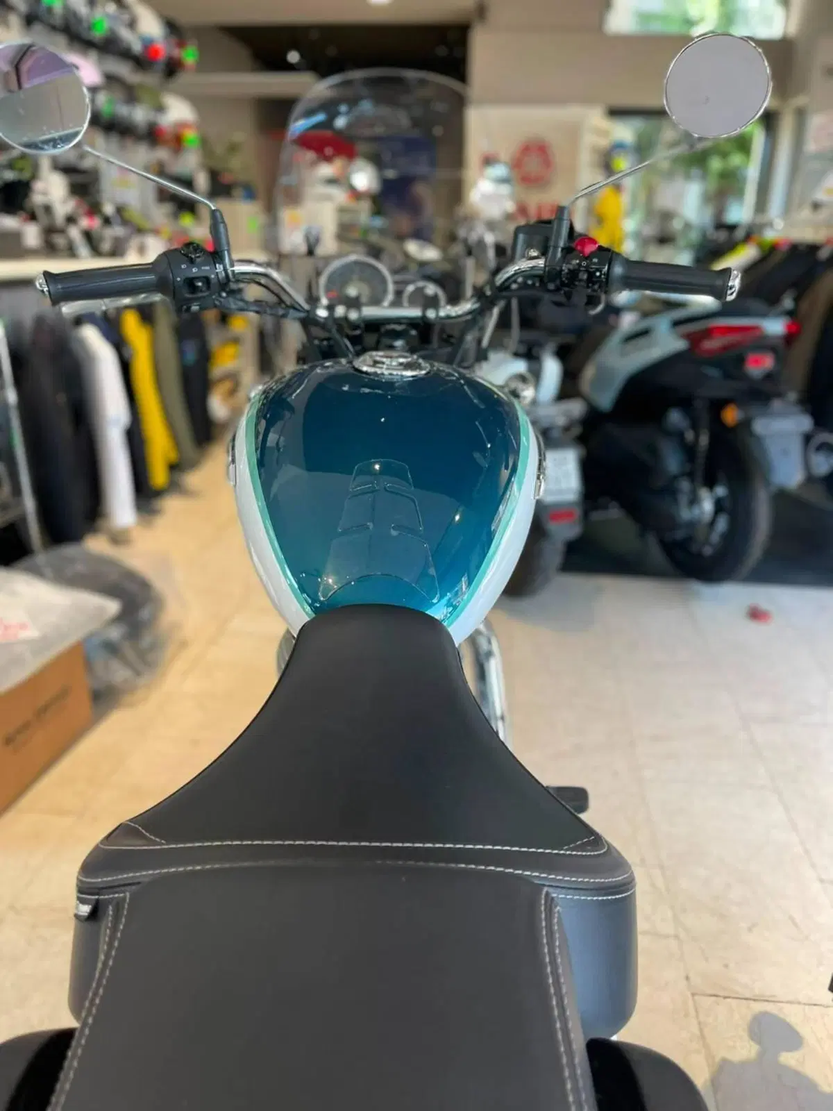Royal Enfield Meteor 350 Aurora (2024 - 26) (8)