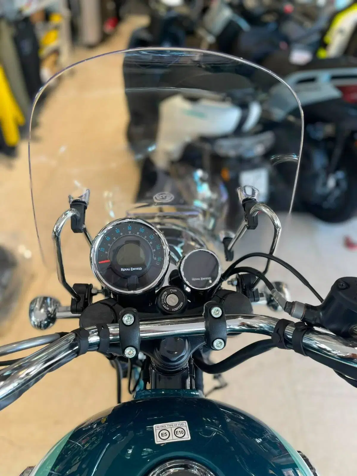 Royal Enfield Meteor 350 Aurora (2024 - 26) (9)