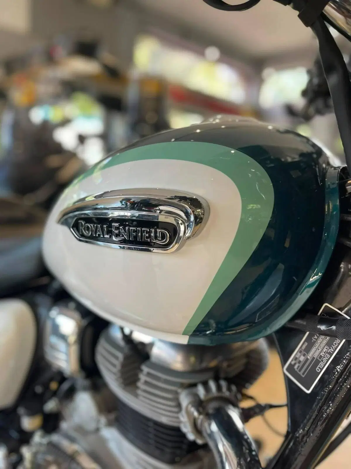 Royal Enfield Meteor 350 Aurora (2024 - 26) (10)
