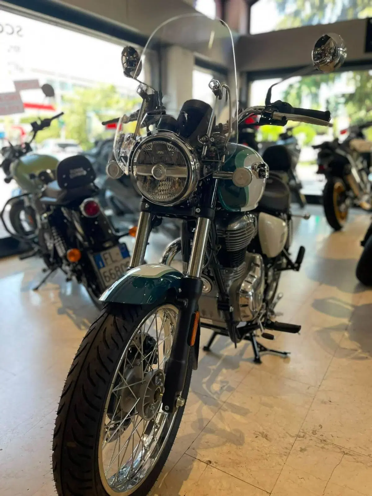 Royal Enfield Meteor 350 Aurora (2024 - 26) (12)