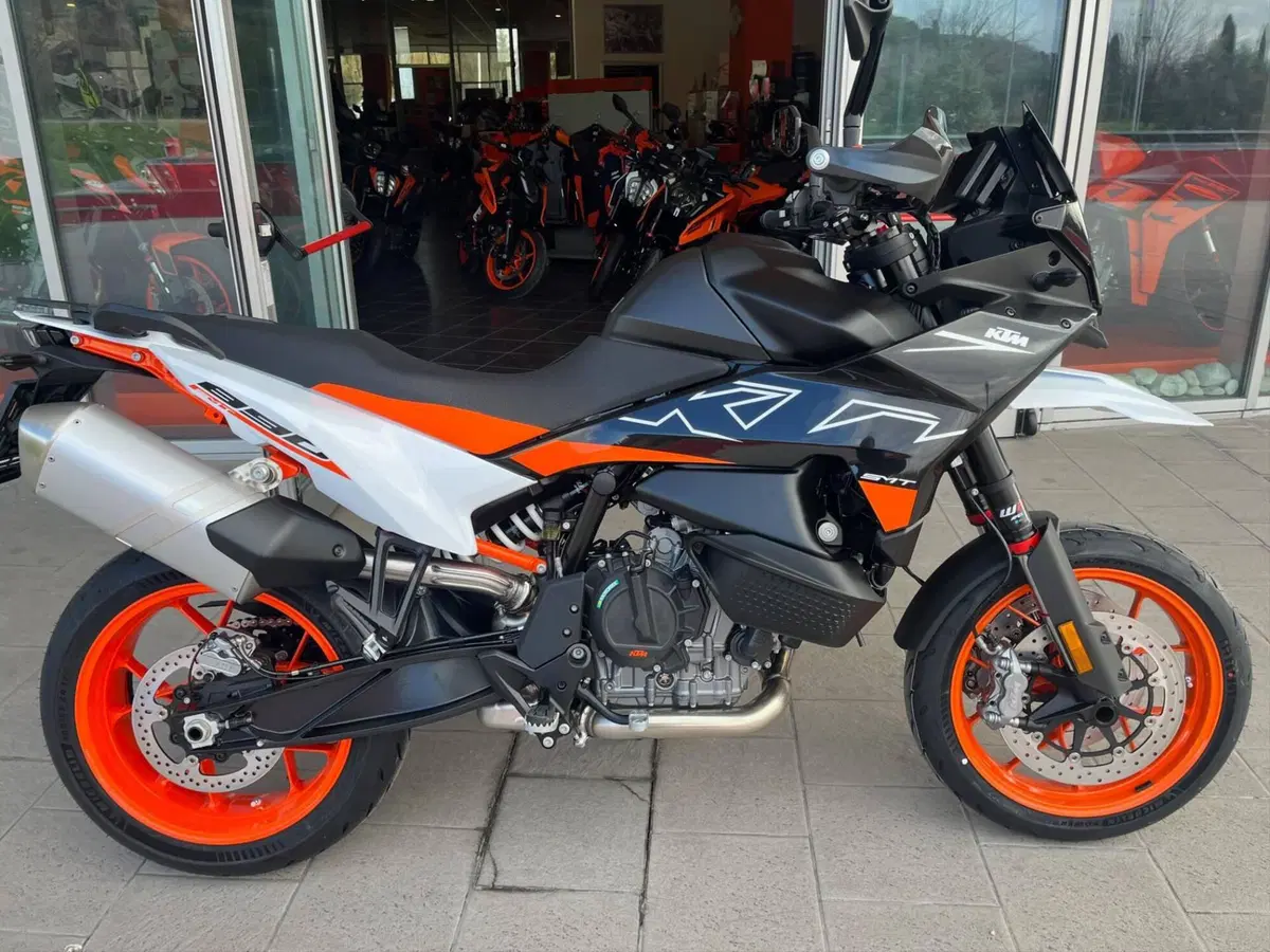 KTM 890 SMT (2026) (2)