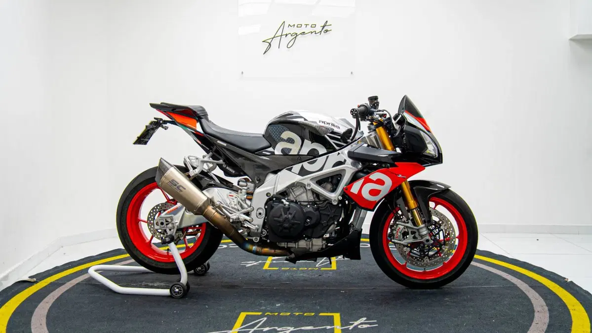 Aprilia Tuono V4 Factory (2017 - 18) (3)