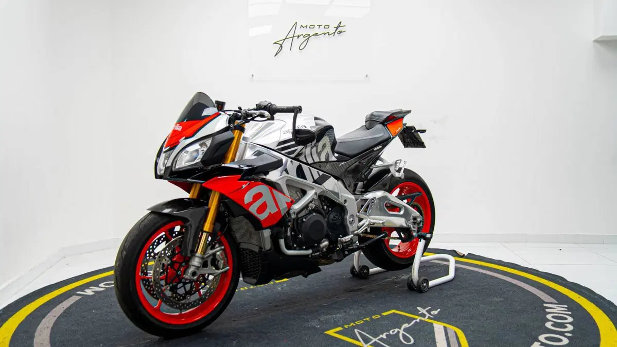 Aprilia Tuono V4 Factory (2017 - 18) (8)