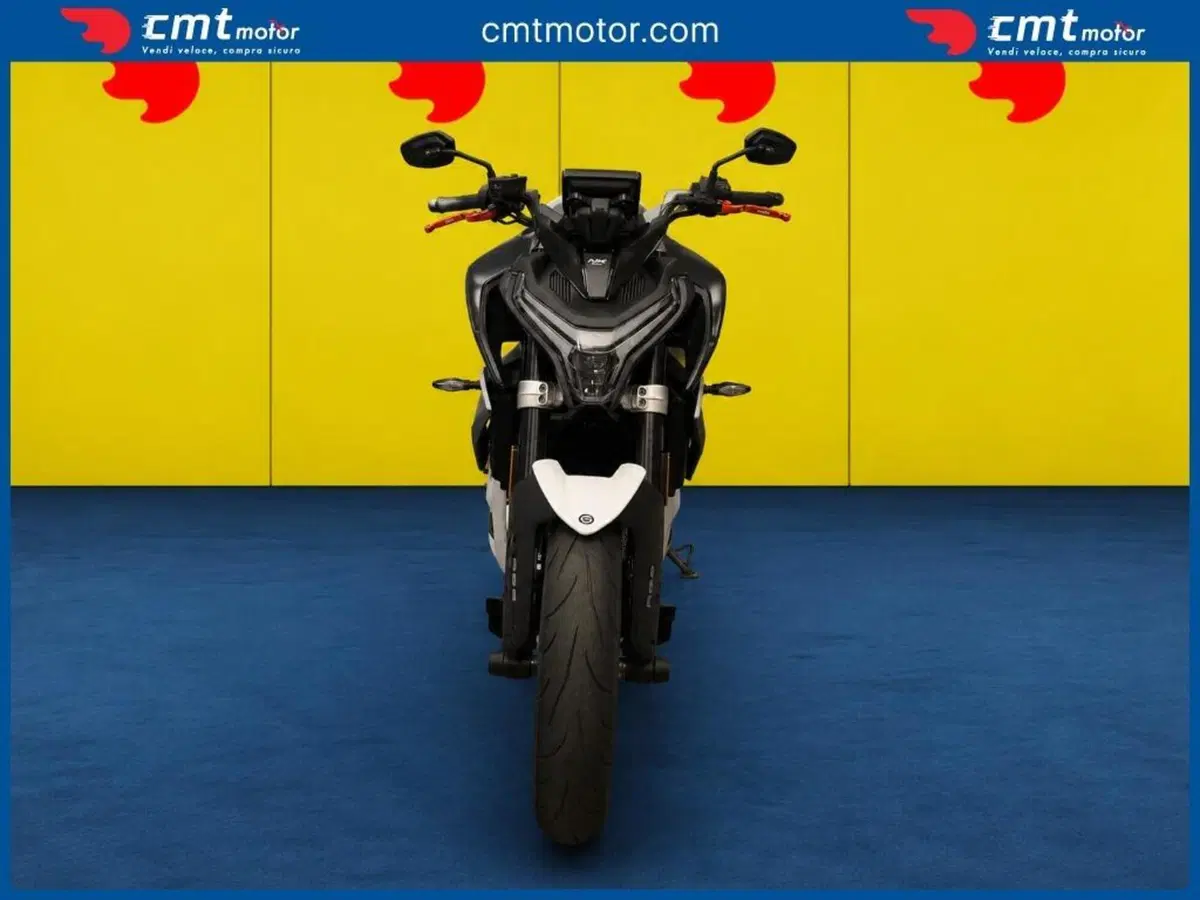 CFMOTO 800NK Advanced (2023 - 26) (4)