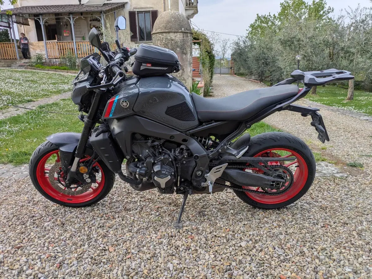 Yamaha MT-09 (2021 - 23) (4)
