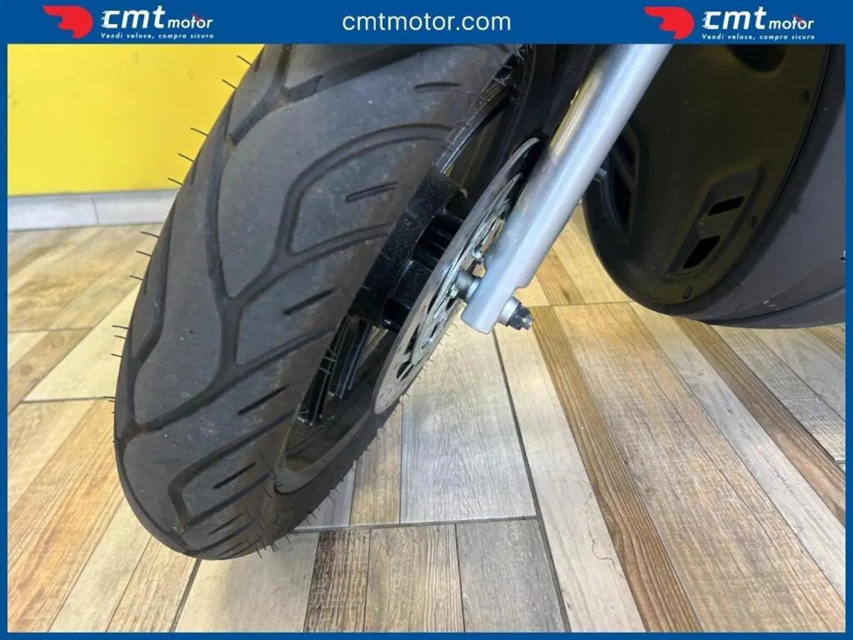 Kymco People 200i S (2021 - 26) (6)