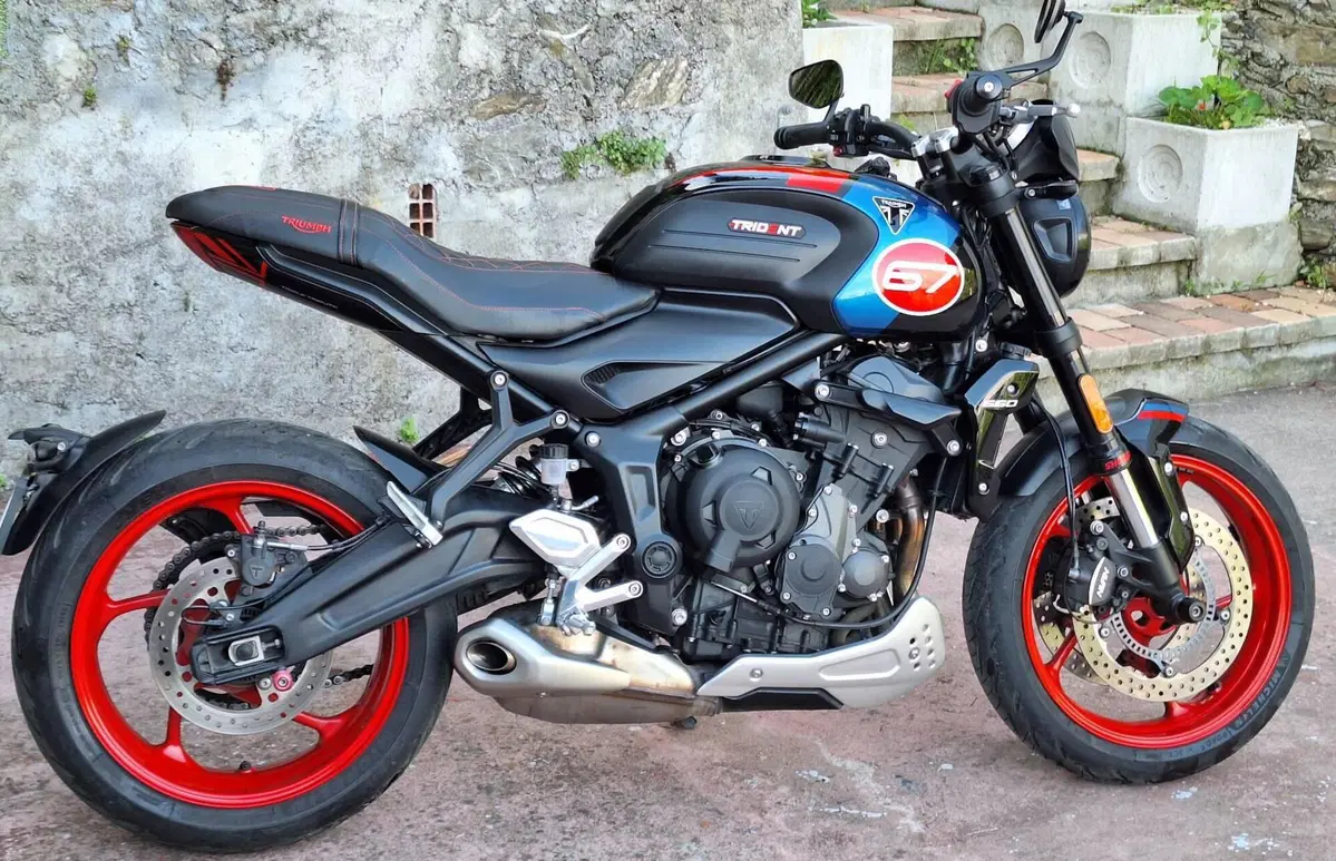 Triumph Trident 660 Triple Tribute Edition (2025 - 26) (3)