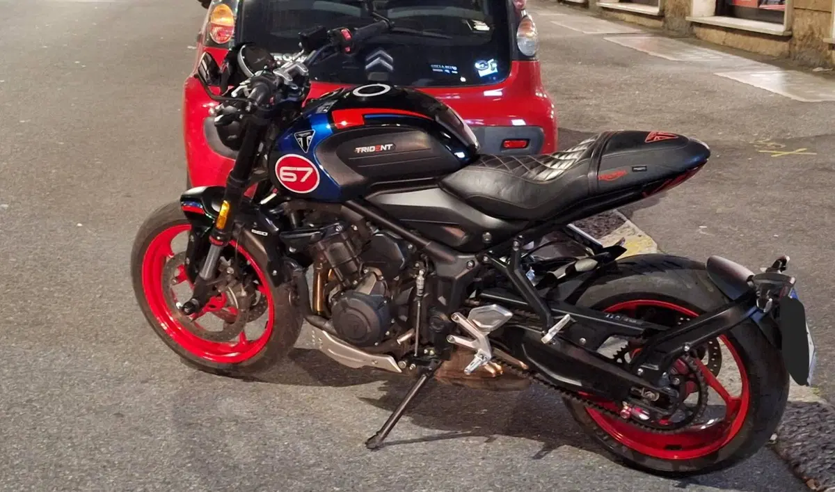 Triumph Trident 660 Triple Tribute Edition (2025 - 26) (5)