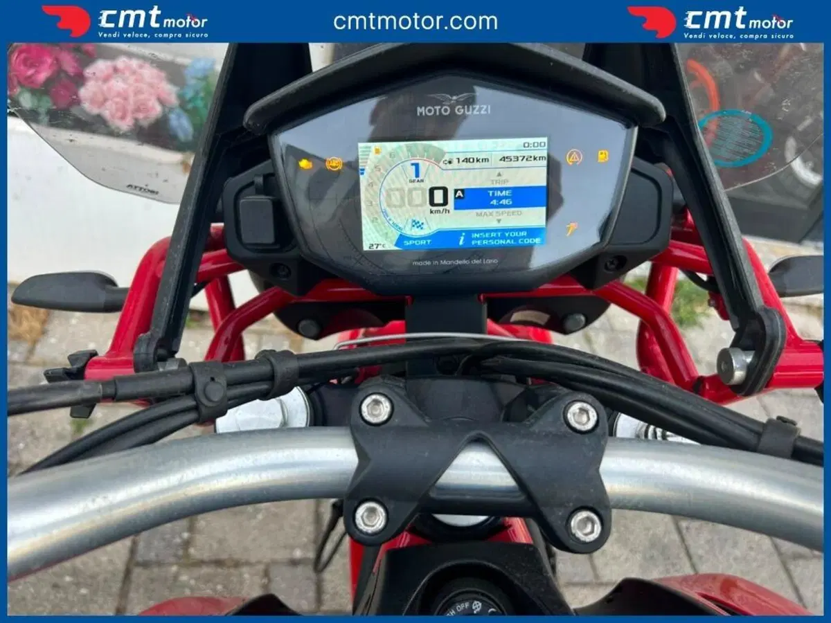 Moto Guzzi V85 TT (2021 - 23) (5)