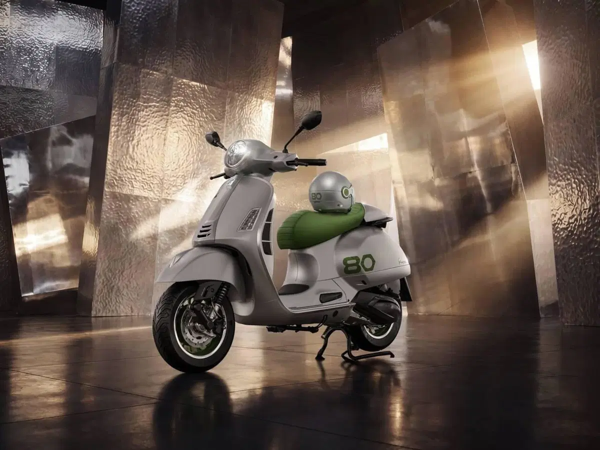 Vespa GTS 310 Edizione Ottantesimo (2026) (3)