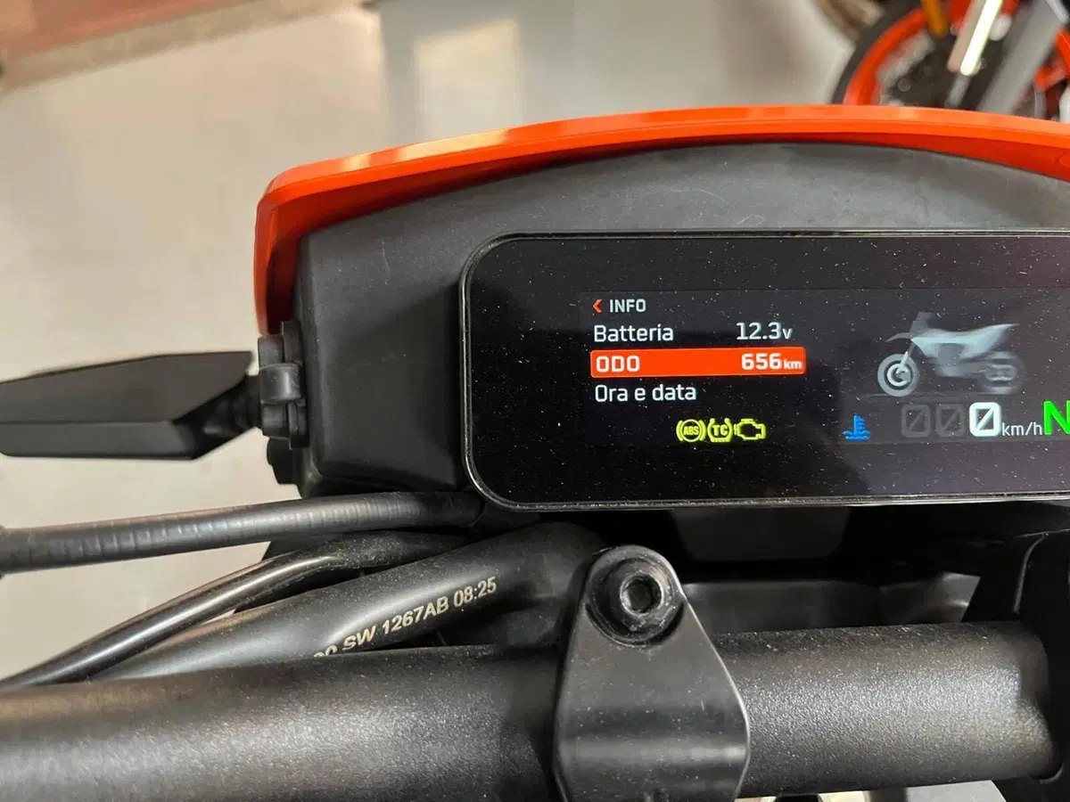 KTM 390 SMC R (2025 - 26) (3)