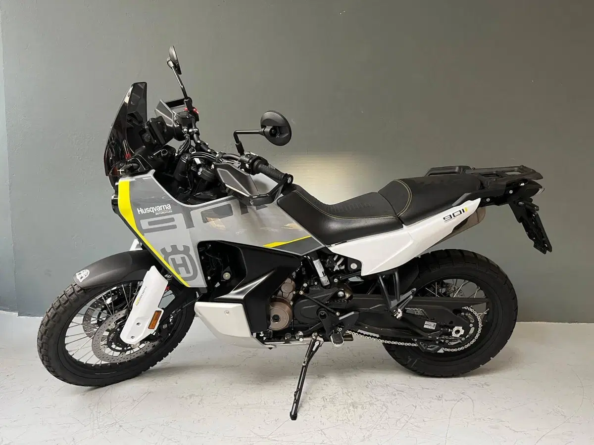 Husqvarna Norden 901 (2022 - 26) (2)