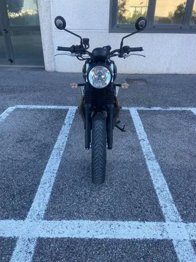 Triumph Street Twin 900 (2021 - 22) usata