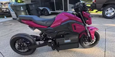 Una Honda Grom elettrica: 63 CV e oltre 540 Nm alla ruota di pura follia [VIDEO]