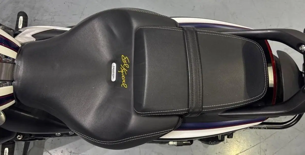 Triumph Rocket 3 R Evel Knievel Special Edition (2025) (9)