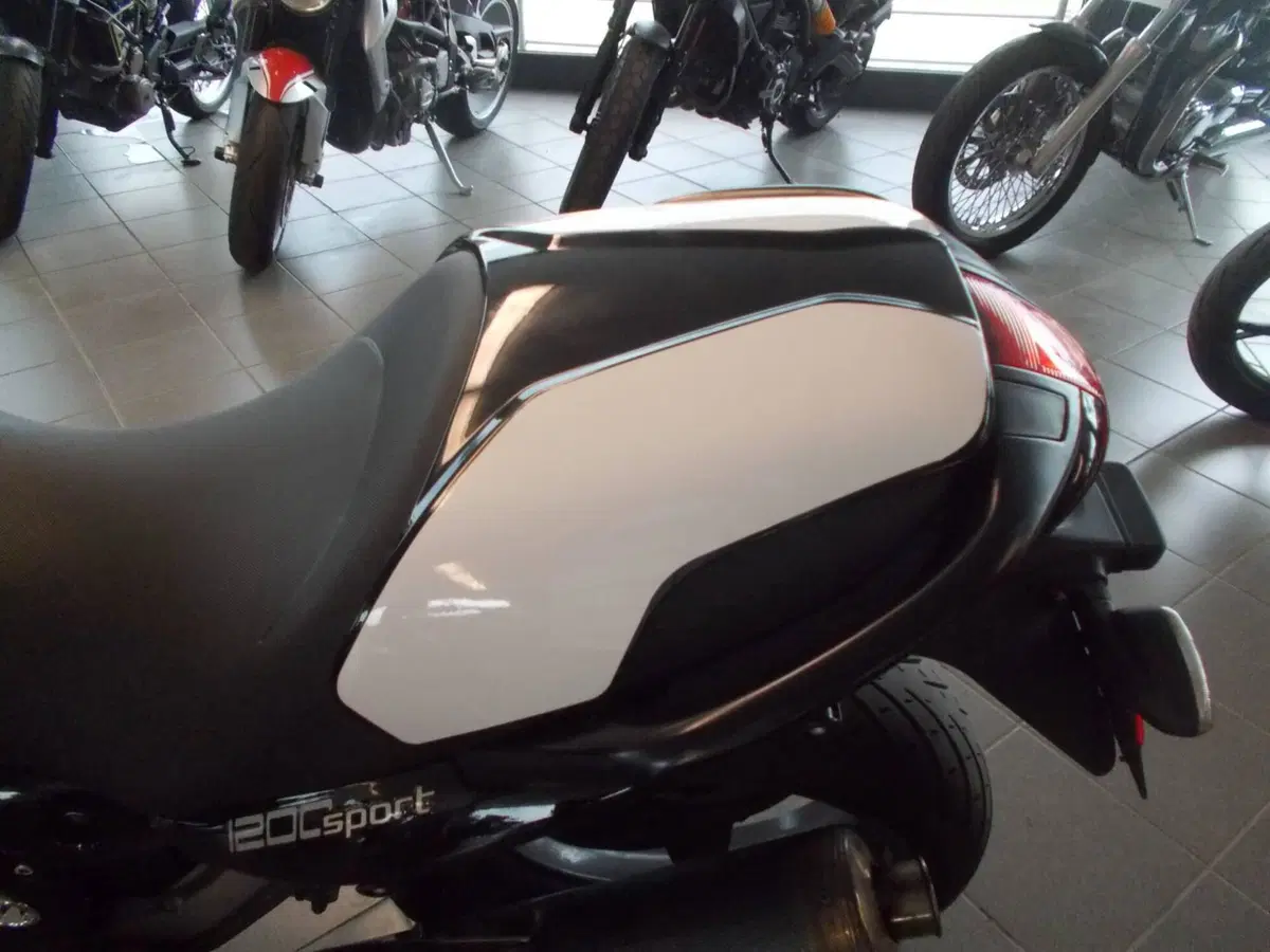 Moto Guzzi Sport 1200 4V (2009 - 12) (5)