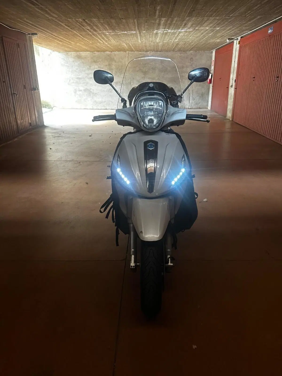 Piaggio Beverly 300 i.e. ABS-ASR (2016 - 20) (2)