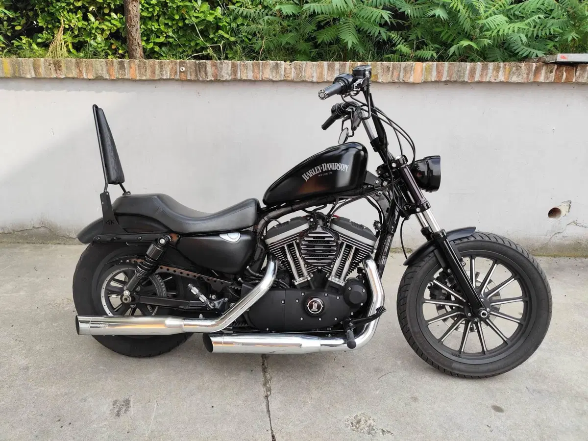 Harley-Davidson 883 Iron (2012 - 14) - XL 883N