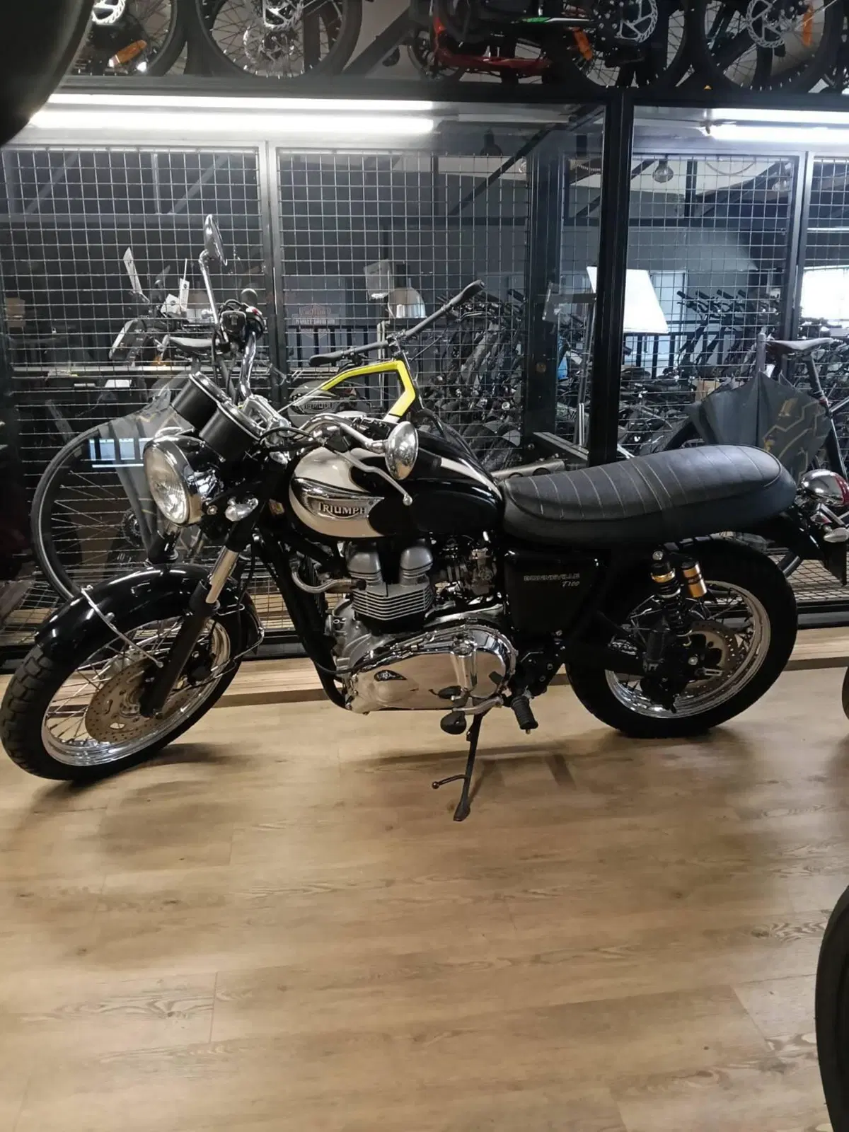 Triumph Bonneville T100 (2001 - 07)