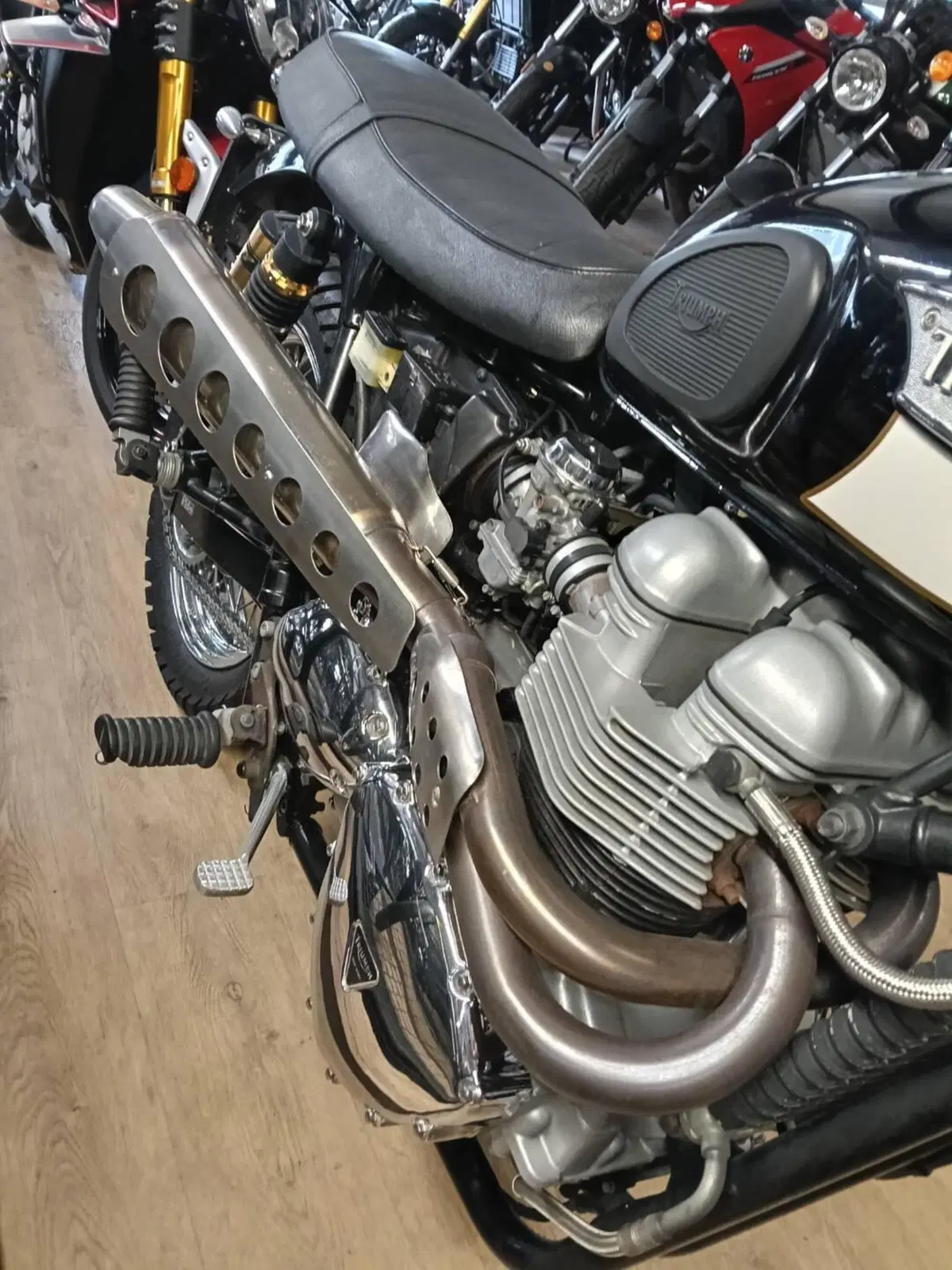 Triumph Bonneville T100 (2001 - 07) (4)
