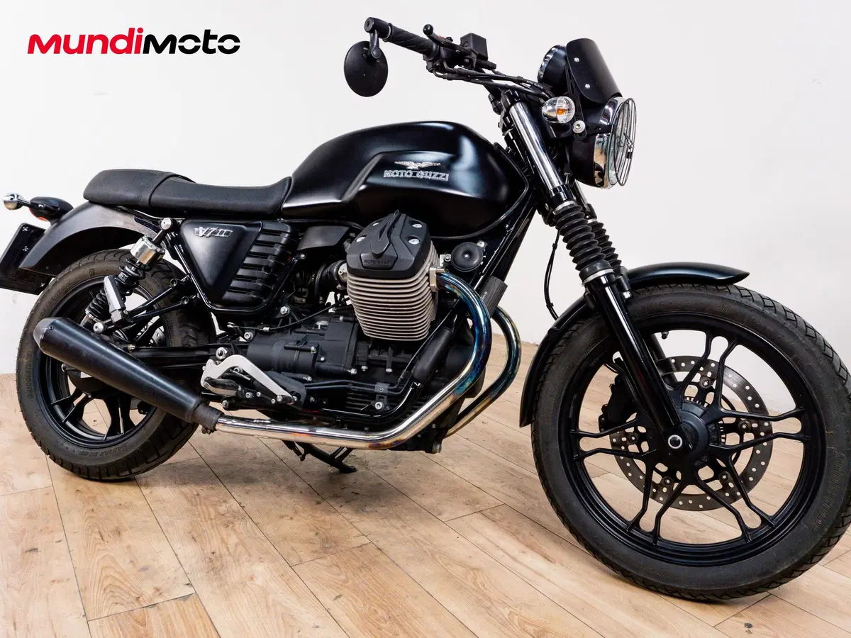Moto Guzzi V7 II Stone (2015 - 17) (2)