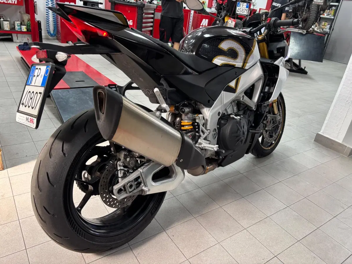 Aprilia Tuono V4 Factory (2025 - 26) (3)