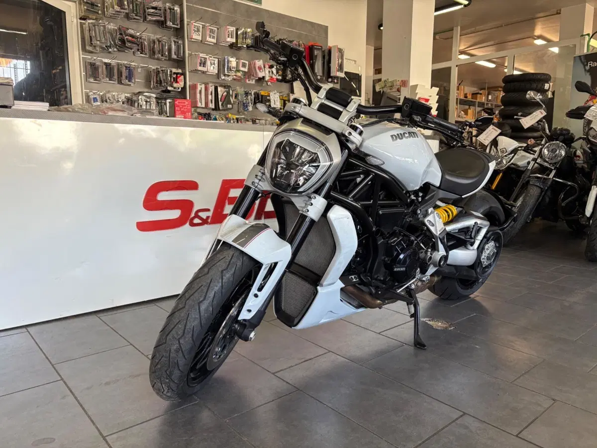 Ducati XDiavel 1262 S (2016 - 20) (2)