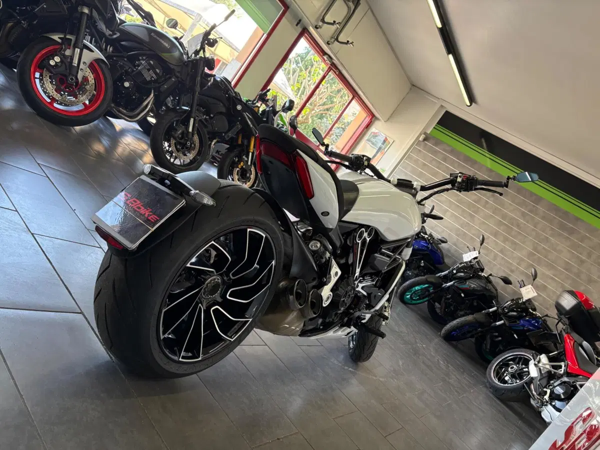 Ducati XDiavel 1262 S (2016 - 20) (5)