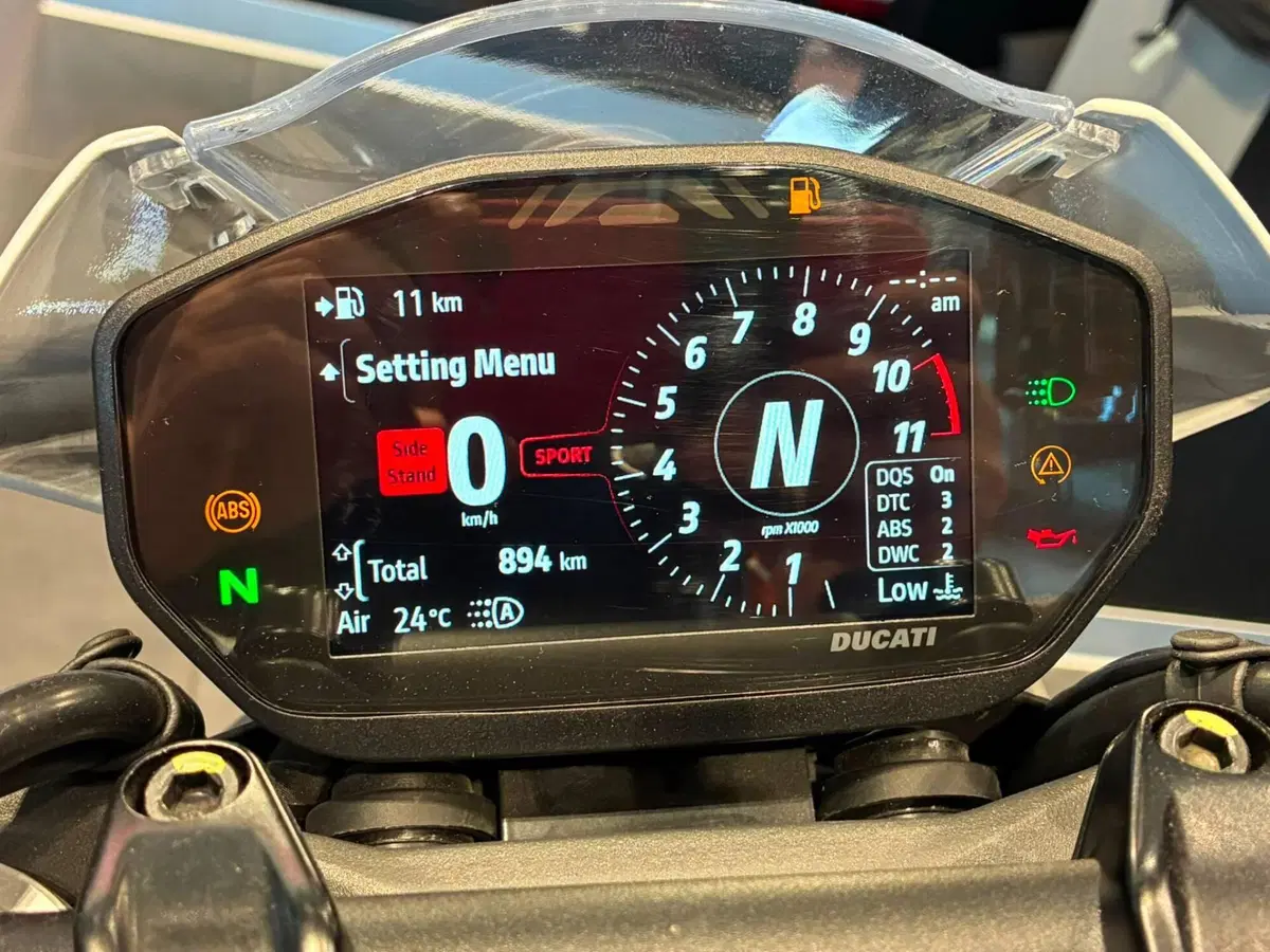 Ducati Monster 937 (2021 - 25) (5)