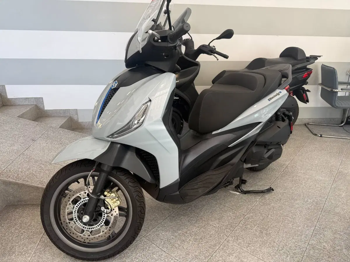 Piaggio Beverly 310 S (2025 - 26) (2)
