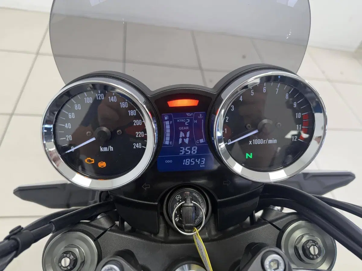 Kawasaki Z 900 RS (2018 - 20) (15)