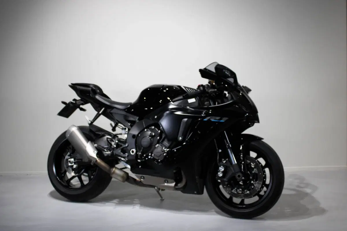 Yamaha YZF R1 (2020 - 25) (2)