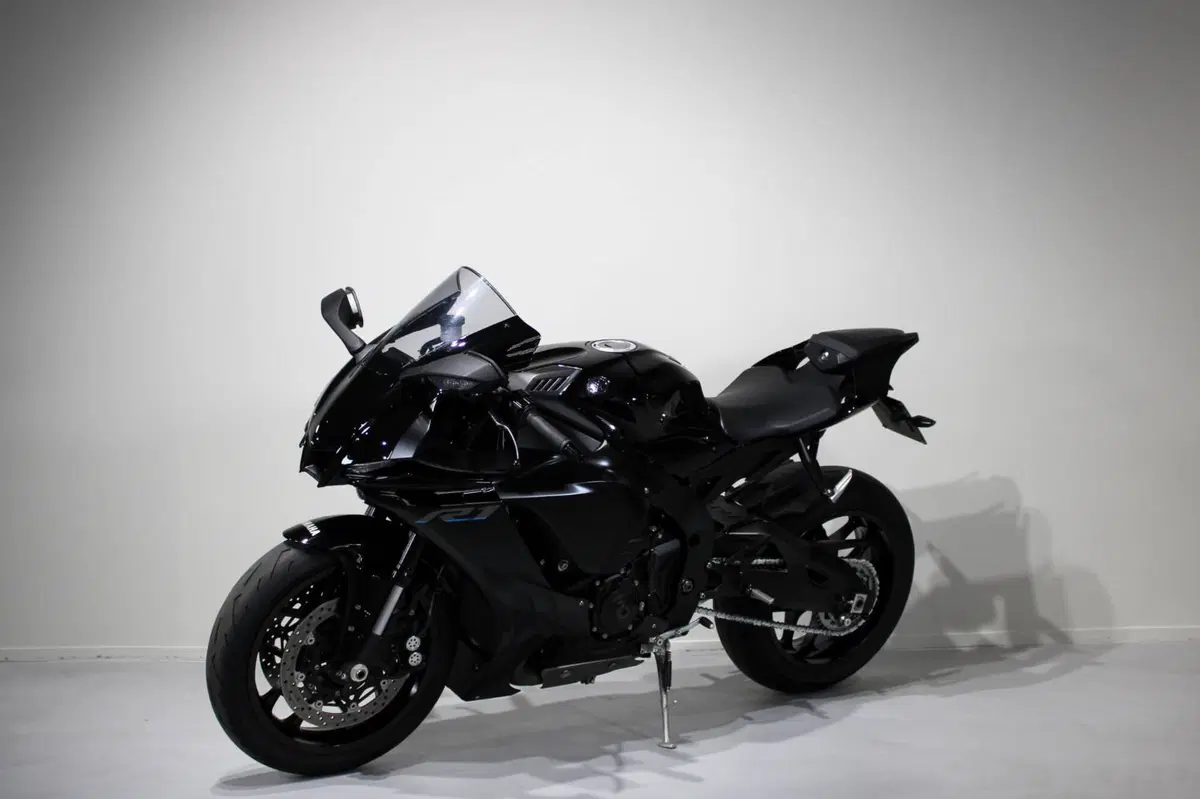 Yamaha YZF R1 (2020 - 25) (3)