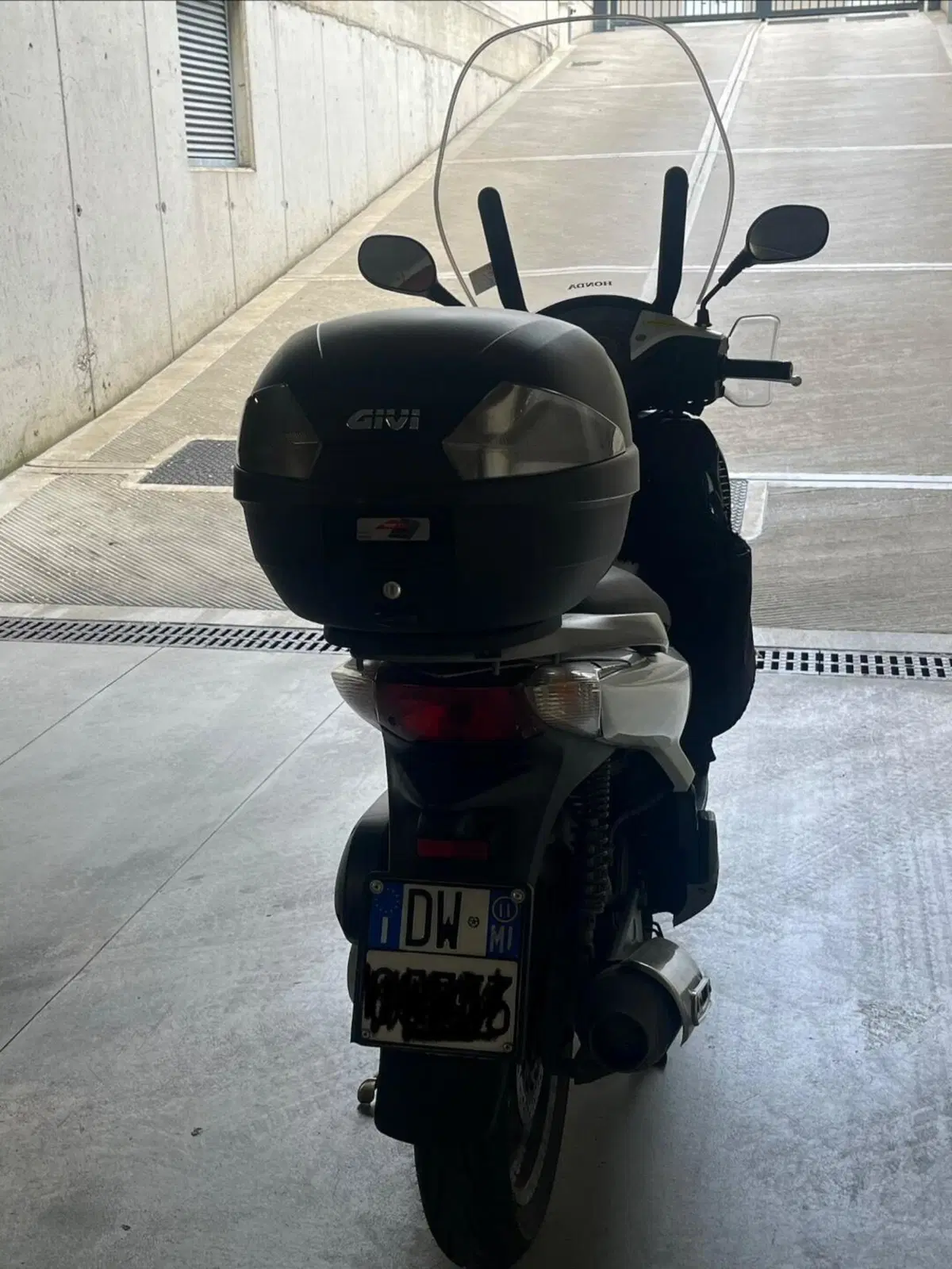 Honda SH 150i (2009 - 12) (9)