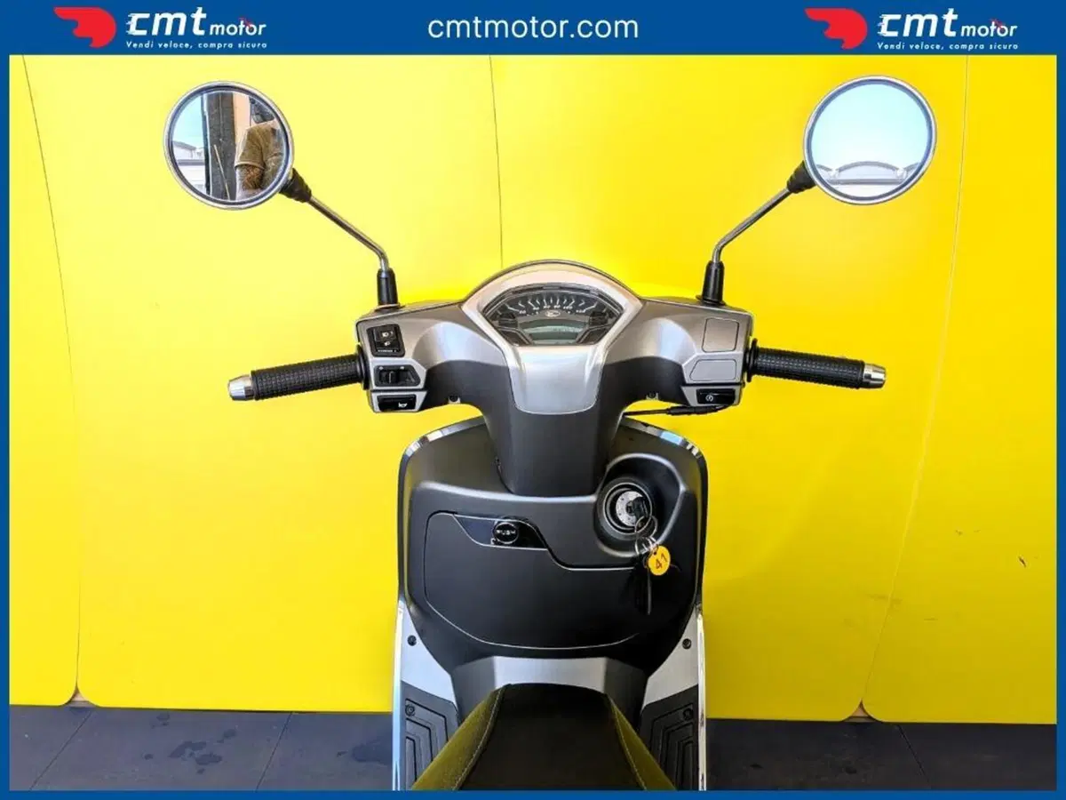Kymco Like 125 (2021 - 26) (11)