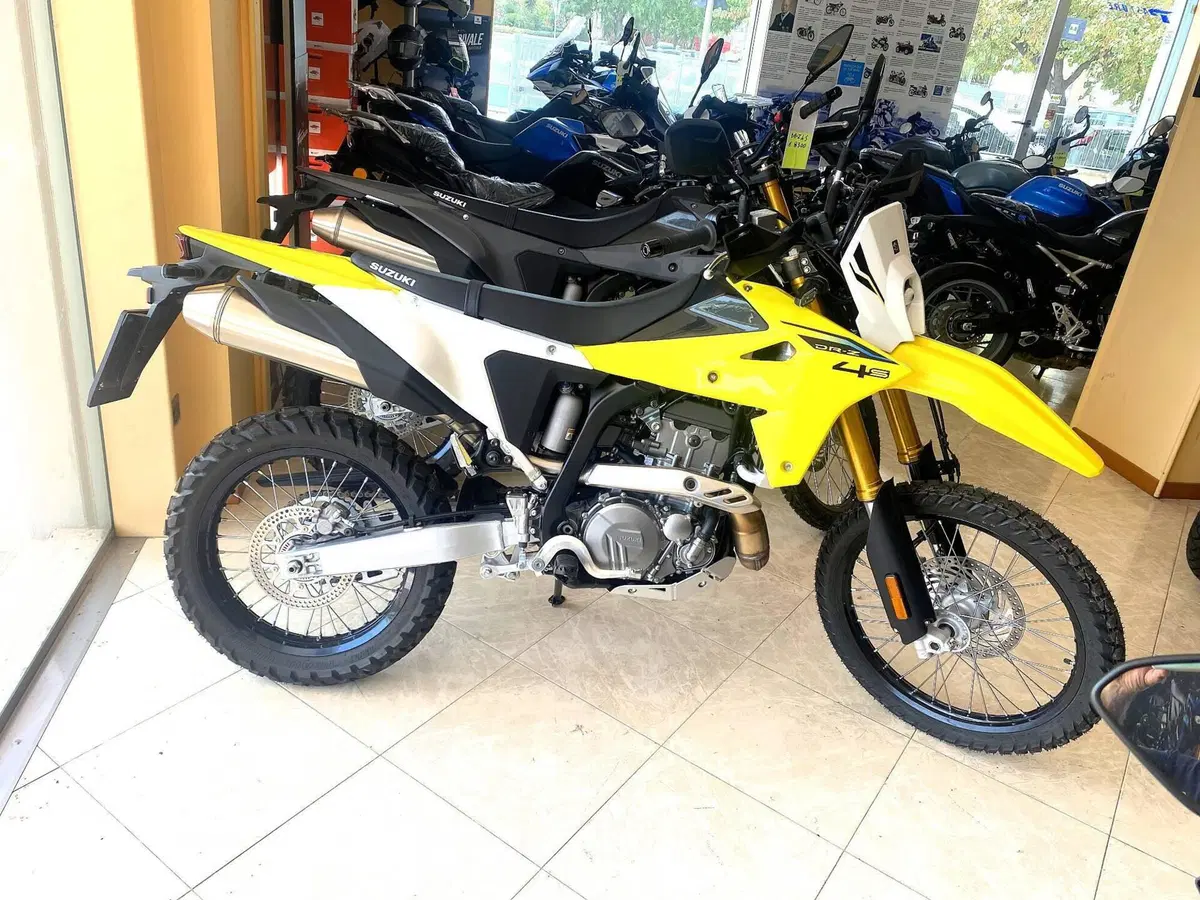 Suzuki DR-Z4S (2025 - 26) (2)