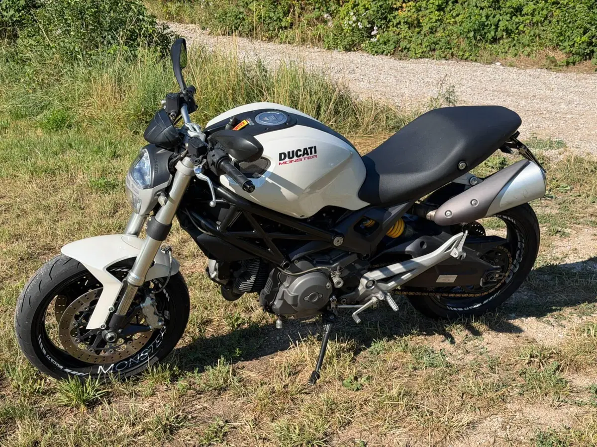 Ducati Monster 696 (2008 - 13) (4)