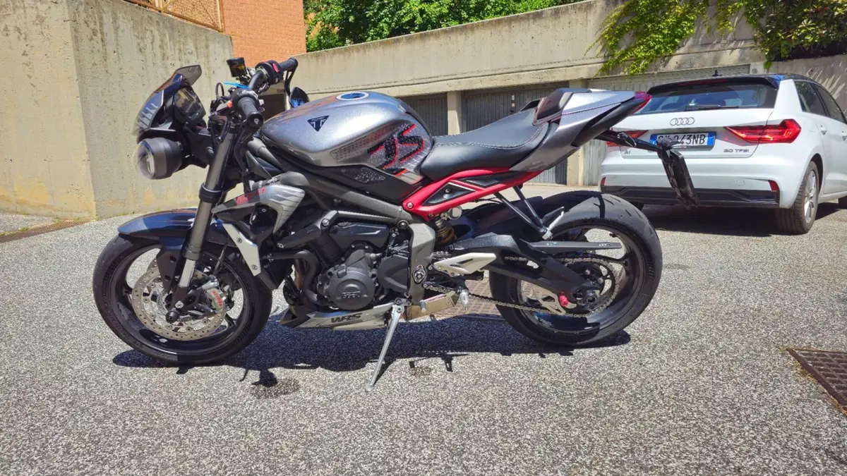 Triumph Street Triple RS (2020 - 22) (4)