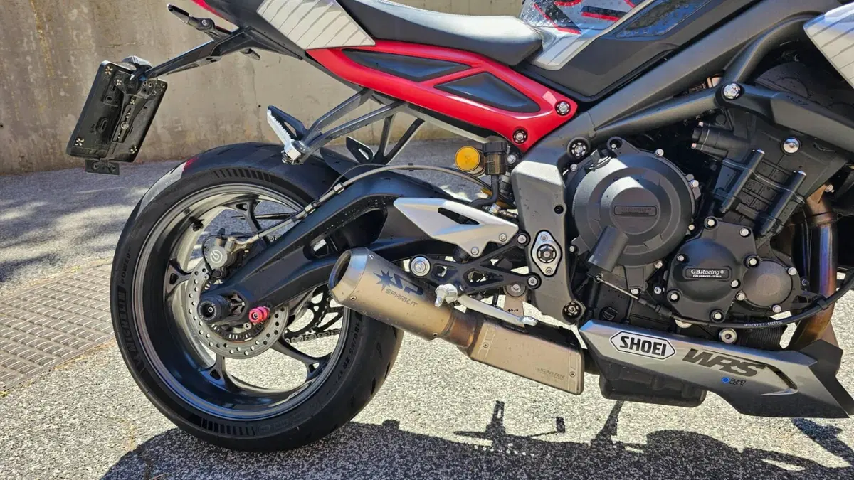 Triumph Street Triple RS (2020 - 22) (7)