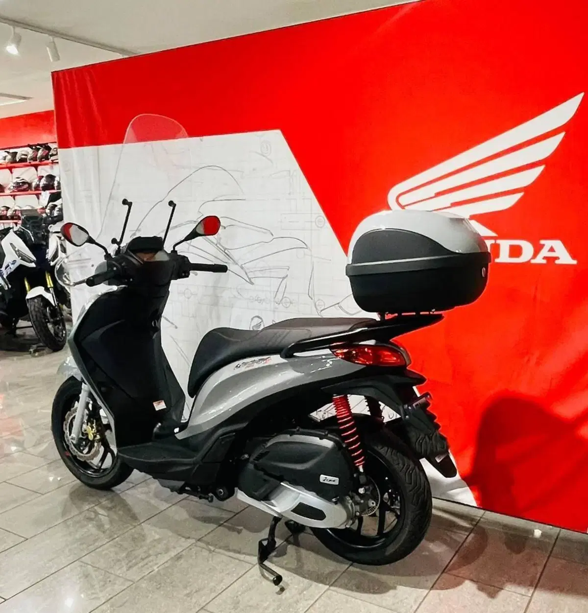 Piaggio Medley 125 S ABS (2021 - 24) (6)