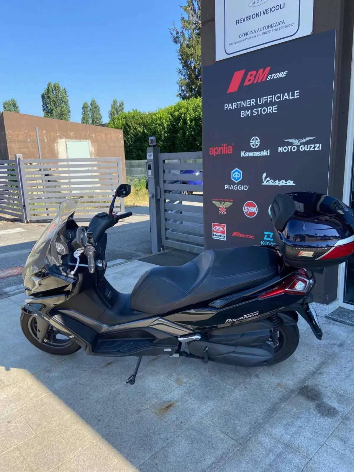 Kymco Downtown 300i ABS (2009 - 17) (4)
