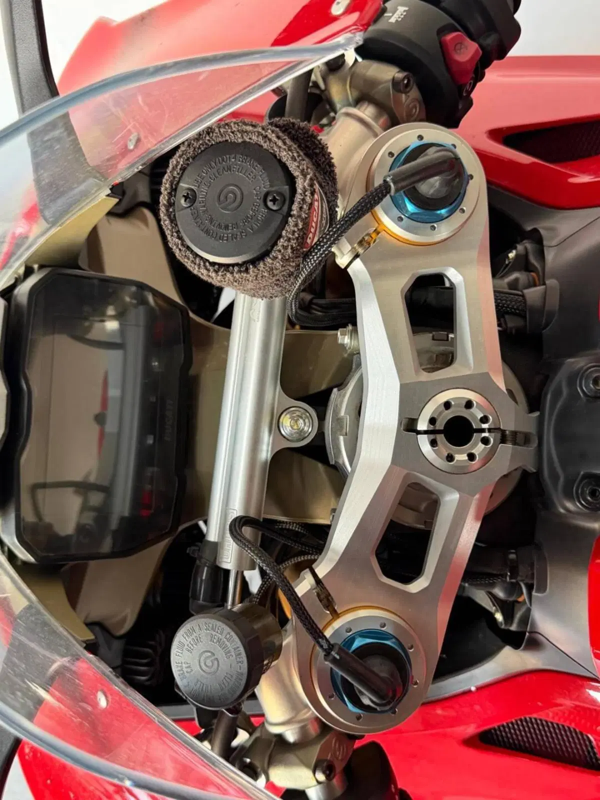 Ducati Panigale V4 (2022 - 24) (3)