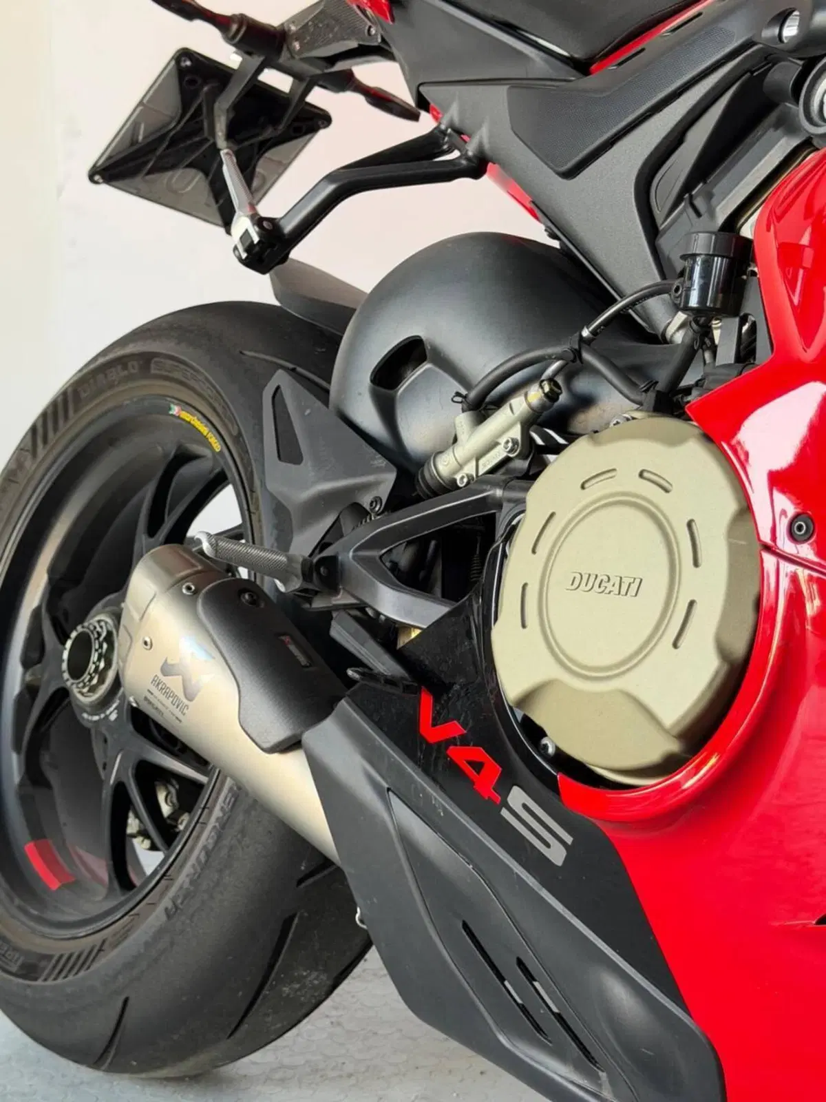 Ducati Panigale V4 (2022 - 24) (4)