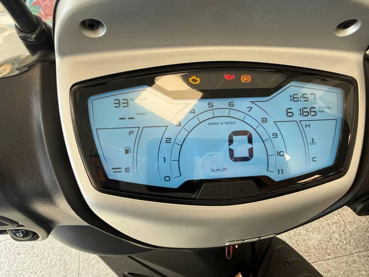 Piaggio Medley 200 (2025 - 26) (2)