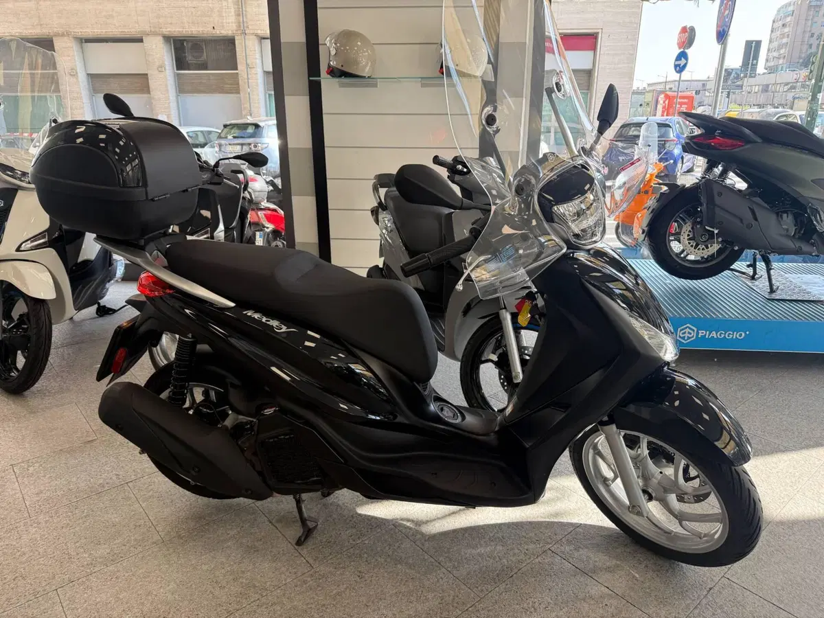 Piaggio Medley 200 (2025 - 26) (3)