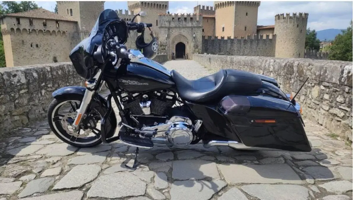 Harley-Davidson 107 Street Glide Special (2017 - 19) - FLHXS (4)